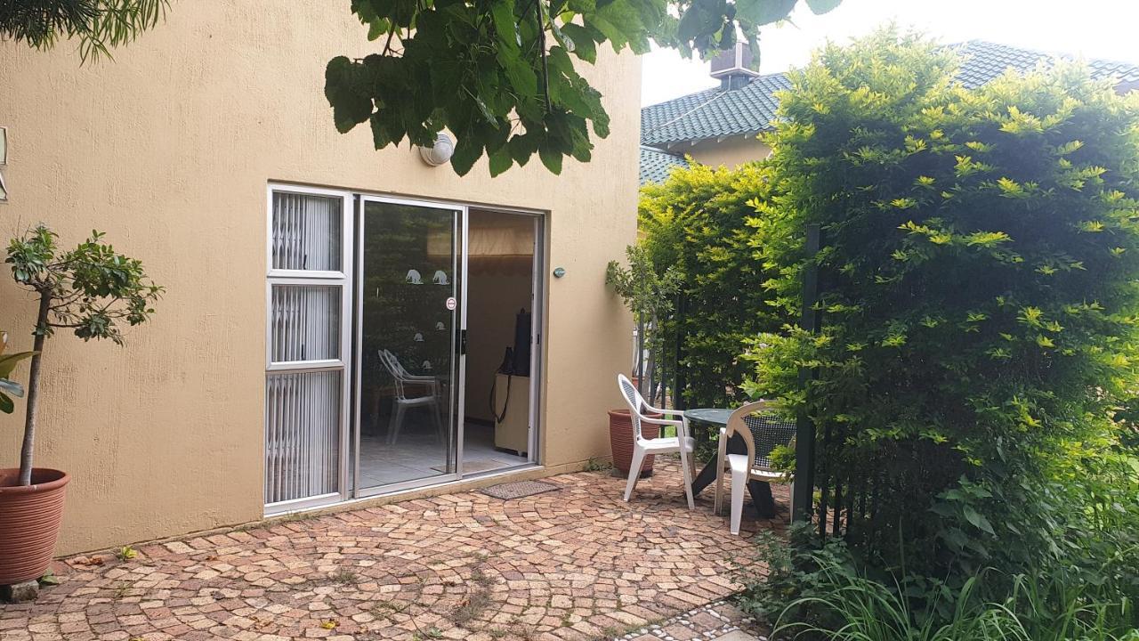 Matina Guest House Johannesburg Esterno foto