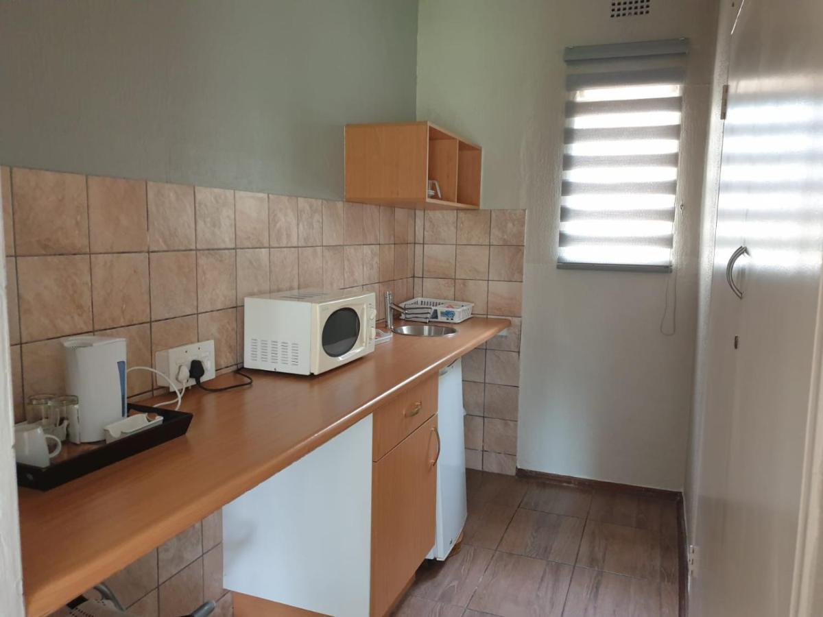 Matina Guest House Johannesburg Esterno foto