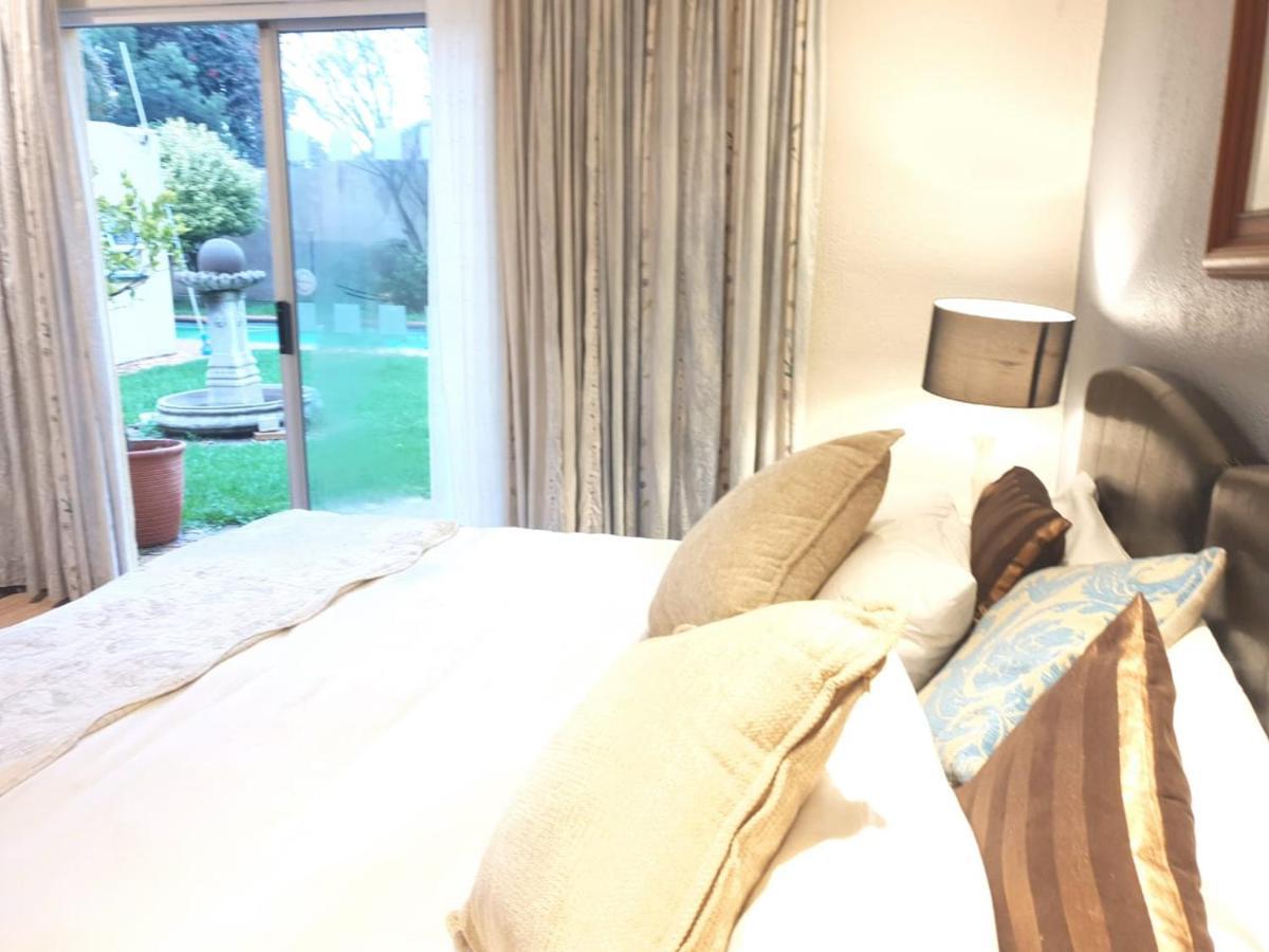 Matina Guest House Johannesburg Esterno foto